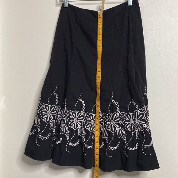 Floral Embroidered Full Skirt - Picture 4 of 5